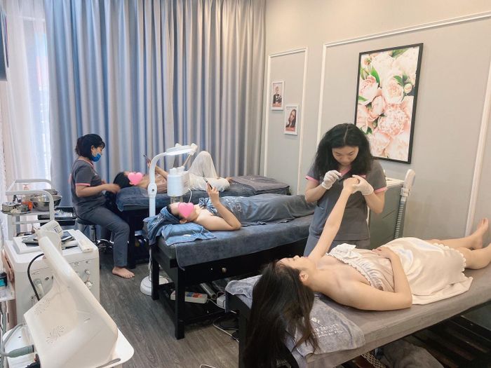 Không gian sang trọng tại Rosie Beauty - Spa & Clinic
