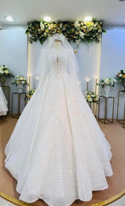 ÁO CƯỚI VIVIAN ảnh 2 - Những thiết kế váy cưới lộng lẫy làm say đắm mọi cô dâu