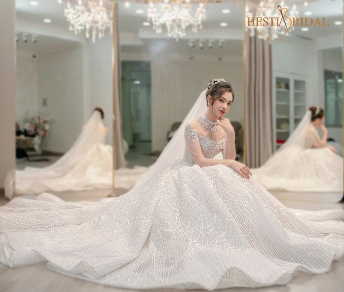 Hestia Bridal ảnh 1 - Không gian showroom sang trọng với những thiết kế váy cưới tôn dáng