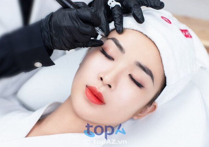 Thẩm Mỹ Uyên Lee - Điểm hẹn sắc đẹp chuẩn Hàn tại trái tim Tam Kỳ