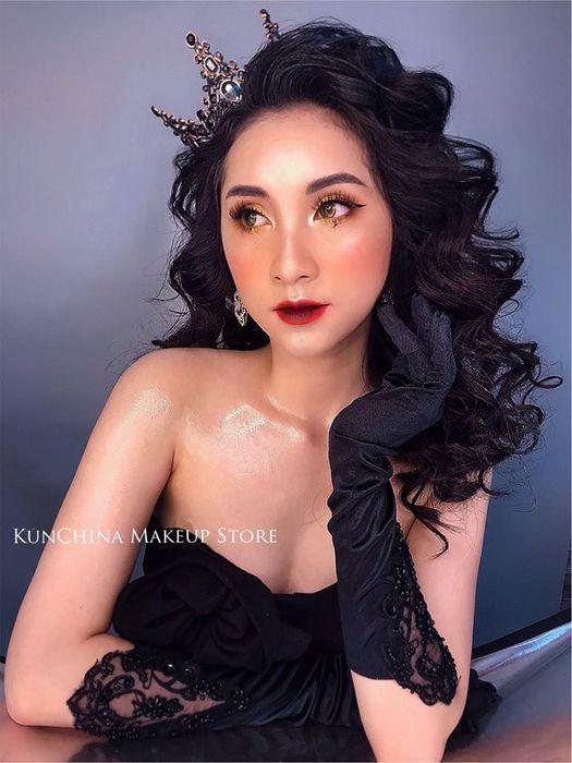 Tác phẩm nghệ thuật tại Kún China Makeup - Nét vẽ đầy cảm hứng