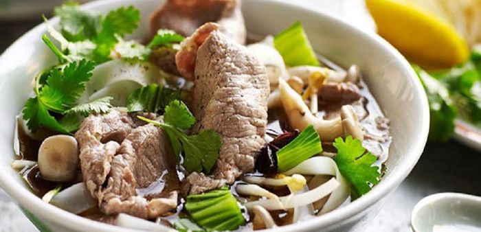 Quán Phở A Cường: Không gian ấm cúng với hương vị phở đặc trưng