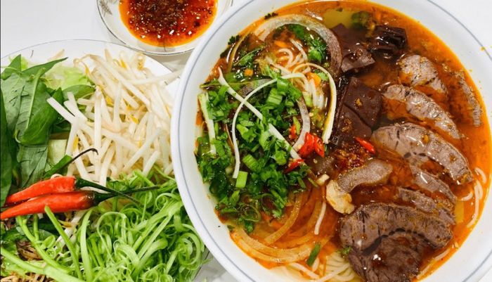 Bún Bò Huế Cô Oanh ảnh 1