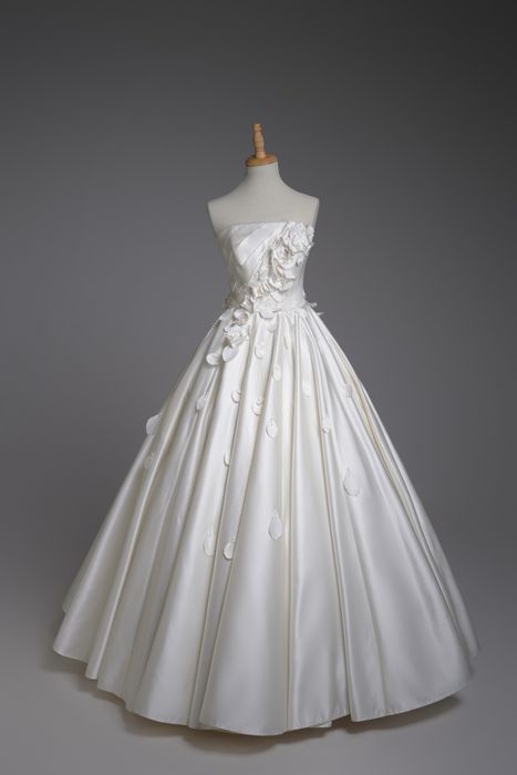Ligimi's Brides - Ảnh 2: Không gian tiệm váy cưới tạo cảm giác thoải mái, với dịch vụ tận tình, giúp bạn lựa chọn chiếc váy cưới hoàn hảo cho mình.