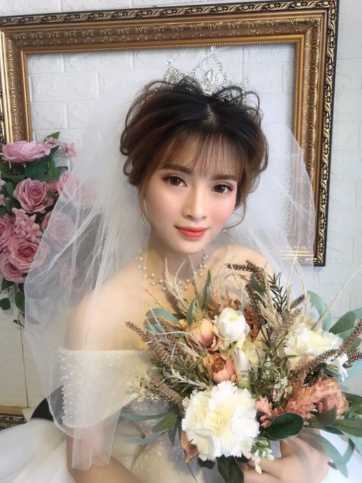 Khoảnh khắc tỏa sáng của cô dâu qua bàn tay Nhi Nhi Makeup