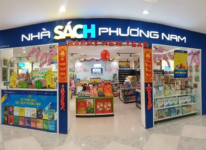 Không gian sang trọng tại nhà sách Phương Nam
