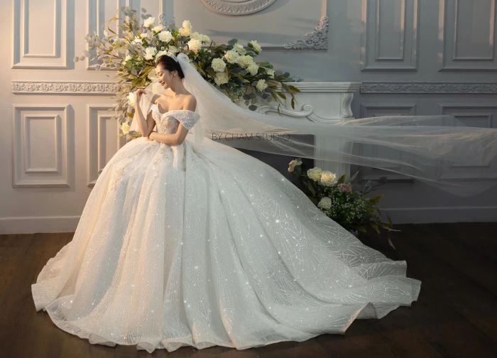 CHAM Studio ảnh 1 - Không gian cổ tích với những thiết kế váy cưới lãng mạn