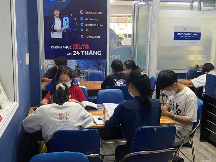 Khoảnh khắc học tập tại Trung tâm Anh ngữ Quốc tế ILEAD AMA Huế (ảnh 1)