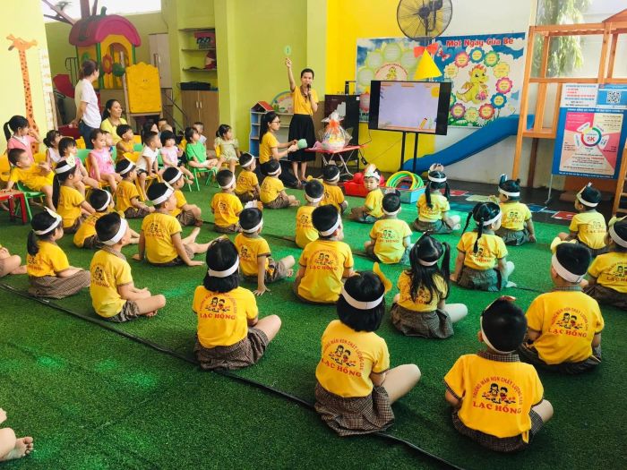 Hoạt động học tập sáng tạo của các bé tại Lạc Hồng