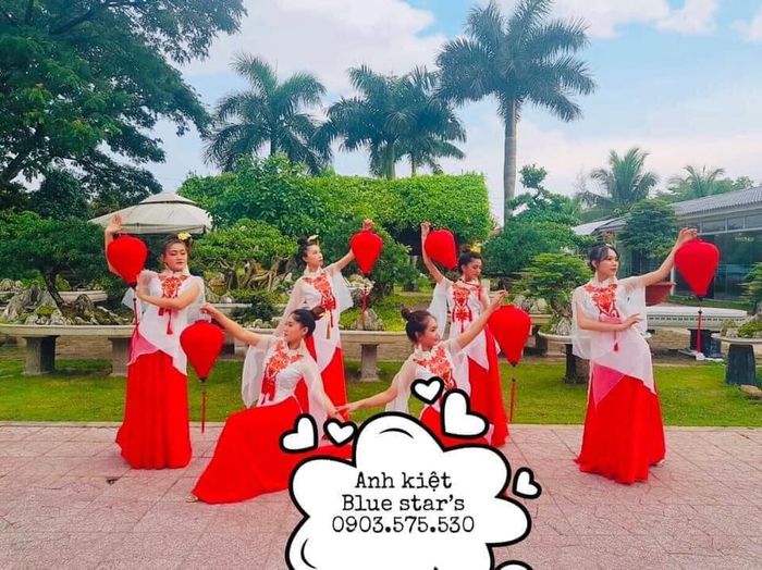 Hình ảnh trang phục biểu diễn ấn tượng tại Anh Kiệt