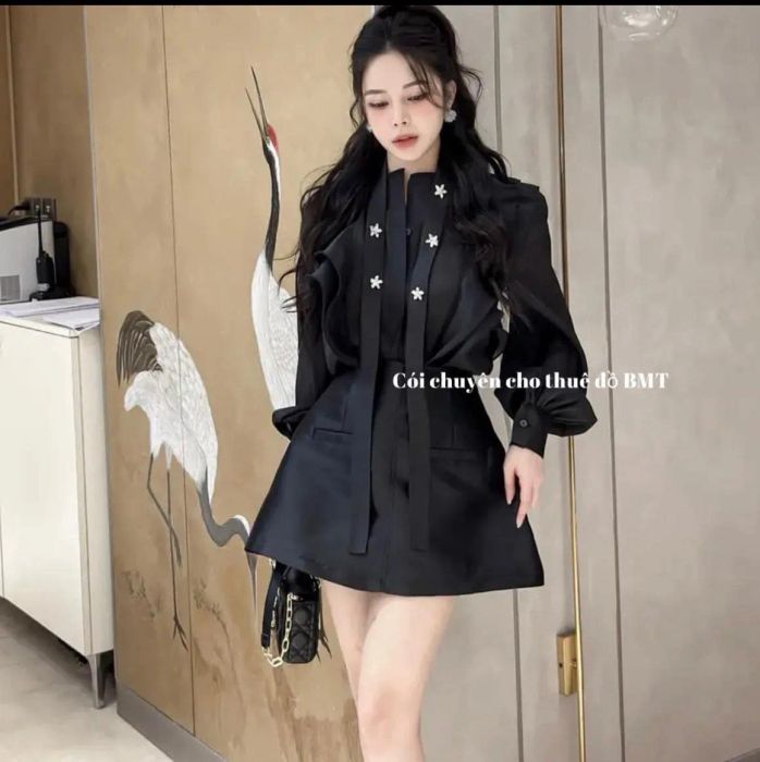 Khoảnh khắc tỏa sáng cùng váy Cói