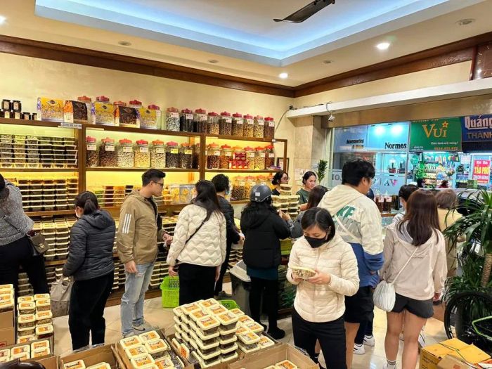 Ô mai Vạn Lợi - một thương hiệu truyền thống của Hà Nội