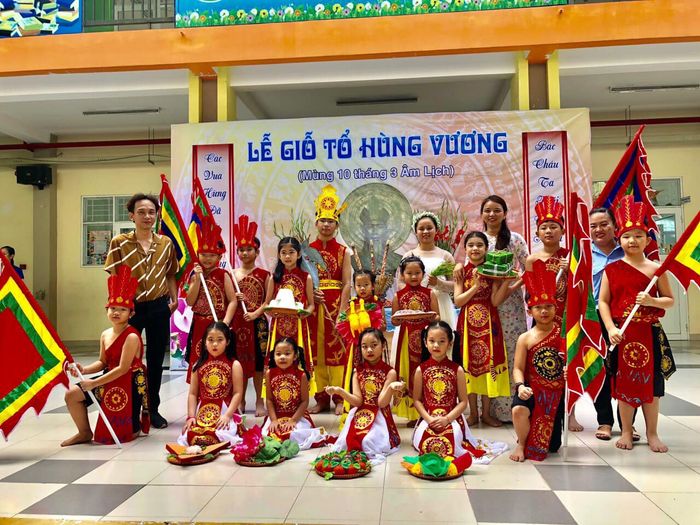 Trang phục biểu diễn Mây - Ảnh 1