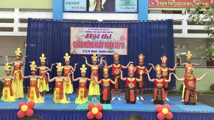 Trang phục biểu diễn DiVit - Ảnh 2
