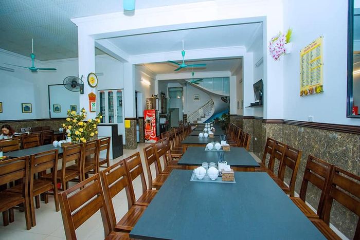 Không gian nhà hàng – Sự kết hợp hoàn hảo giữa sang trọng và ấm cúng