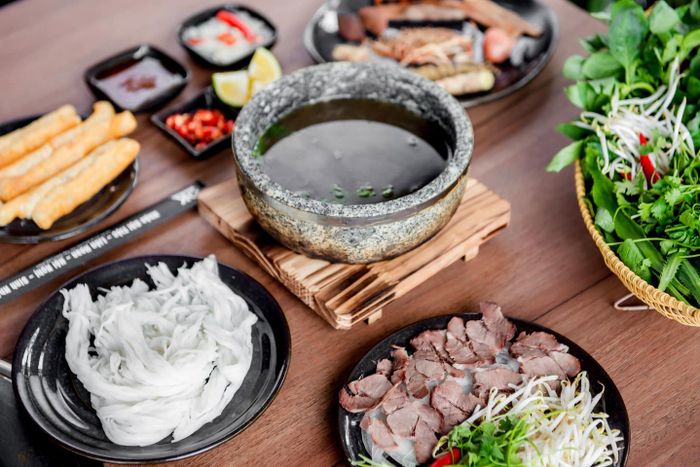 Phở dê bát đá thơm ngon tại Ok Con Dê – Ảnh 3