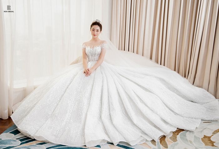 BST váy cưới đẳng cấp tại REN Bridal Studio