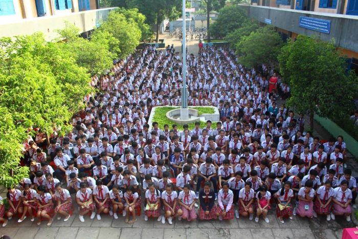 Hình ảnh cổng trường THCS Thị Trấn uy nghiêm