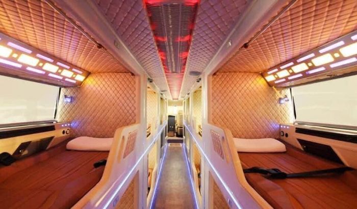 Xe giường nằm cao cấp Hùng Thuỷ ảnh 1