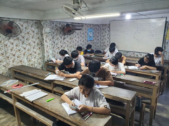 Hình ảnh lớp Vật Lý thầy Hoàng Đăng Tôn - không gian học tập hiện đại