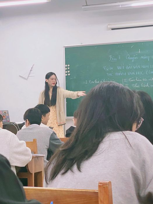 Hình ảnh lớp Văn Cô Thi - nơi ươm mầm tình yêu văn chương