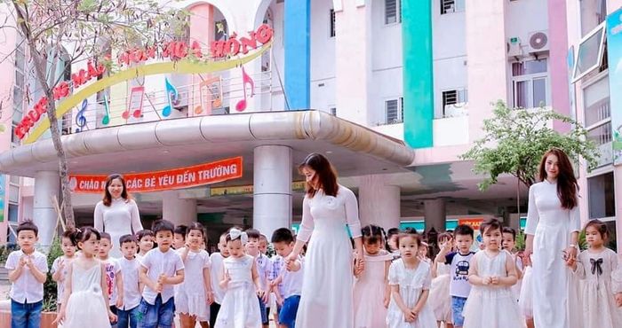 Hình ảnh tươi sáng: Khuôn viên Trường Mầm Non Hoa Hồng Cầu Giấy