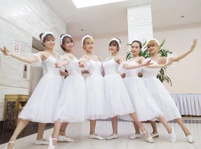 Trang phục biểu diễn vũ đoàn The Sun - Hình ảnh 1