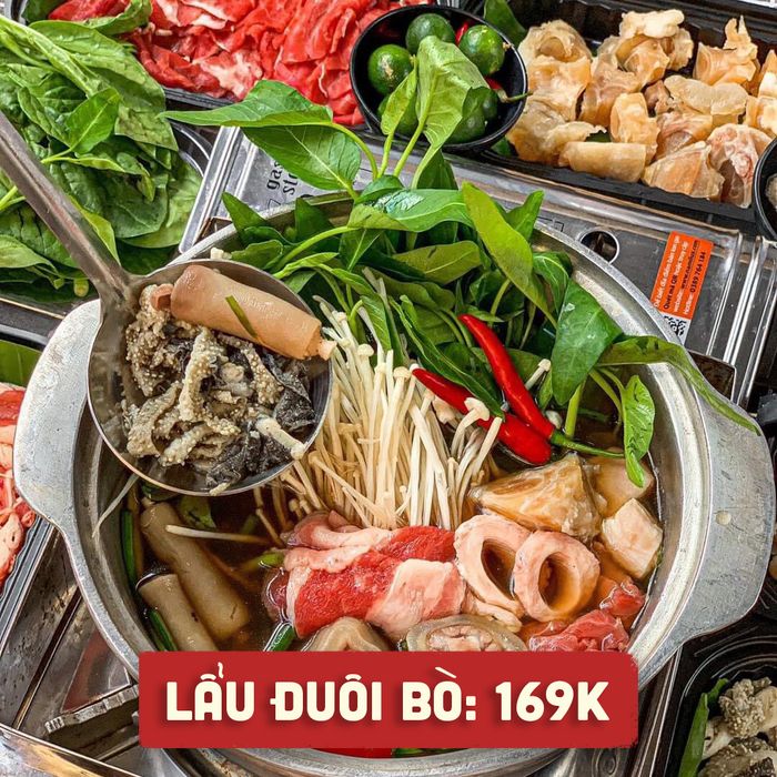 Lẩu Bò Tự Do - Không gian ấm cúng cùng nồi lẩu đuôi bò hảo hạng