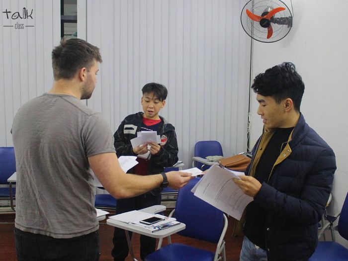 Trung Tâm Tiếng Anh Talk Class Hình 1