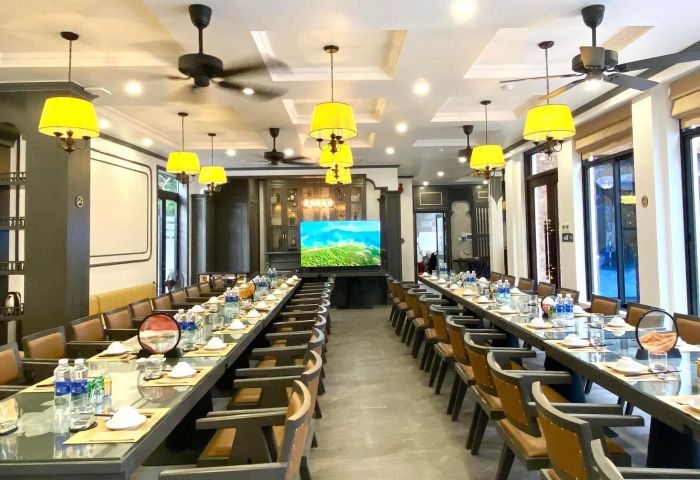 Khu vực hải sản tươi sống tại Nhà Hàng SALA