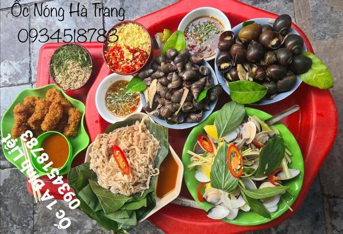 Không gian đậm chất phố cổ tại Ốc Nóng Hà Trang