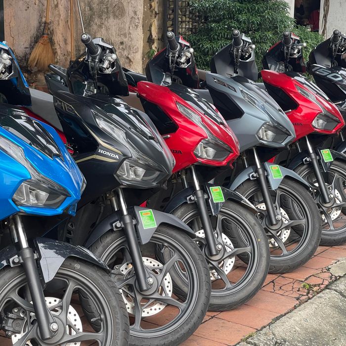 Không gian trưng bày đa dạng tại Xe máy Quân - Nơi những chiếc xe cũ được tân trang tỉ mỉ