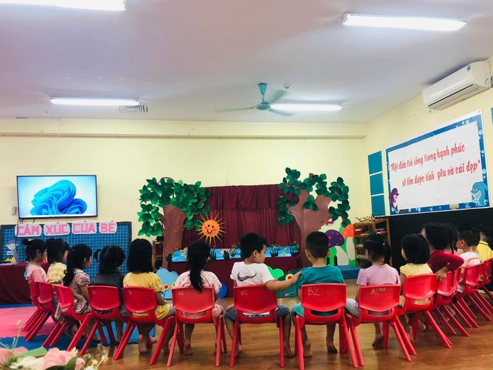 Khoảnh khắc học tập vui nhộn của các bé tại Trường Mầm Non Hoa Hồng Cầu Giấy
