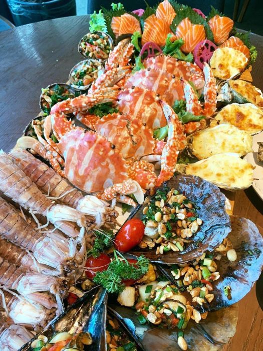Không gian sang trọng và món ngon đặc sắc tại Buffet Chef Dzung - Ảnh 1