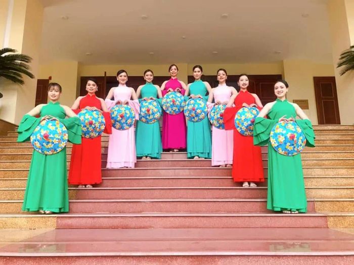 Trang phục biểu diễn Hoàng Quân - Hình ảnh 2