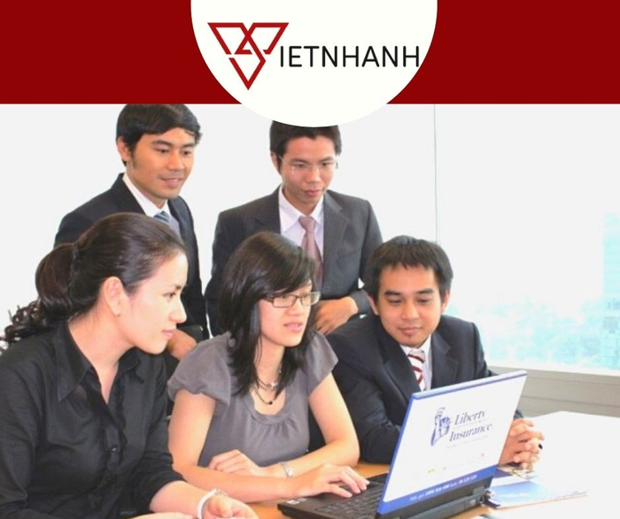 Hình ảnh đội ngũ chuyên gia đa ngành tại Vietnhanh.vn