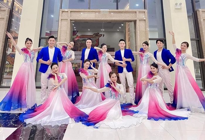 Bộ sưu tập trang phục ấn tượng tại Phương Linh - Ảnh 1