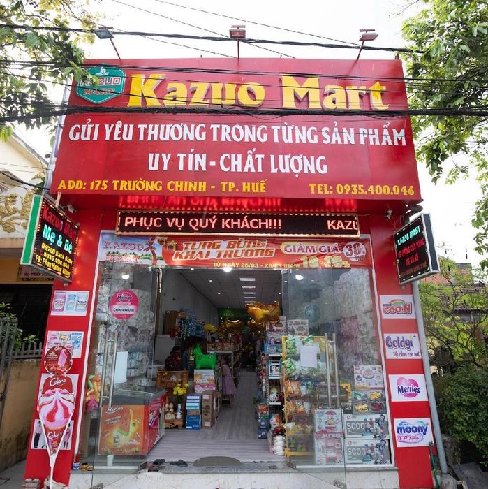 Không gian mua sắm hiện đại tại Kazuo Mart
