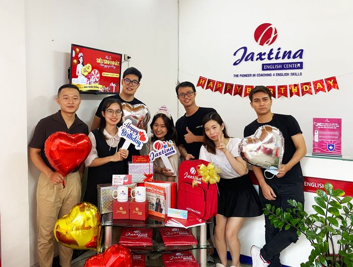 Hình ảnh 2 - Đội ngũ giảng viên và học viên Jaxtina