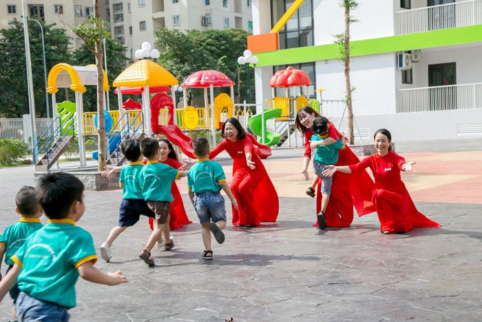 Khoảnh khắc vui học đáng nhớ của các bé tại Trường Mầm Non Dịch Vọng Hậu