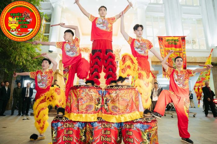Hình ảnh biểu diễn ngoạn mục của Đoàn Lân Sư Rồng Thiếu Lâm Hồng Gia