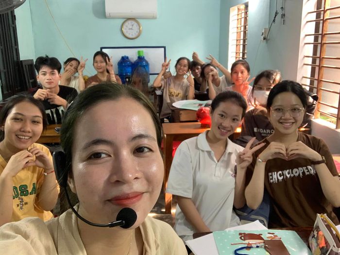 Hình ảnh giảng dạy tại lớp Toán cô Linh Huyền