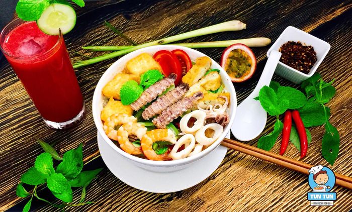 Hình ảnh không gian ấm cúng tại quán Tun Tun