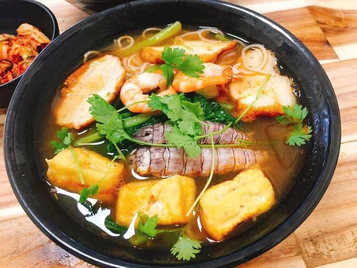 Hình ảnh tô bún hải sản thơm ngon tại 2S