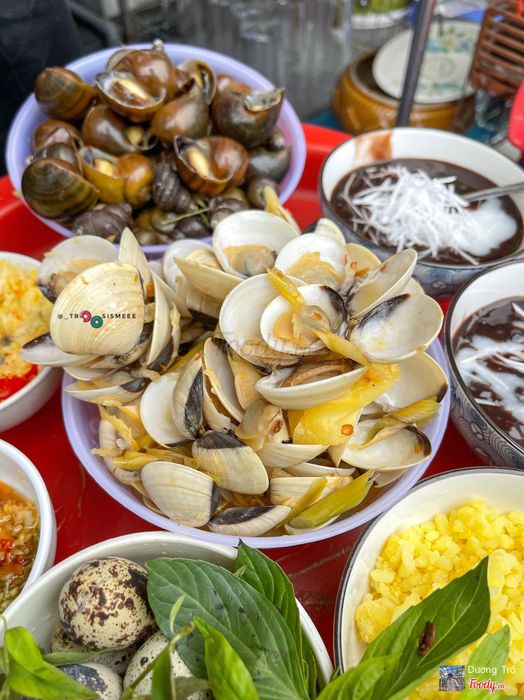 Không gian giản dị đầy chất riêng tại Ốc & Chè - Đình Ngang