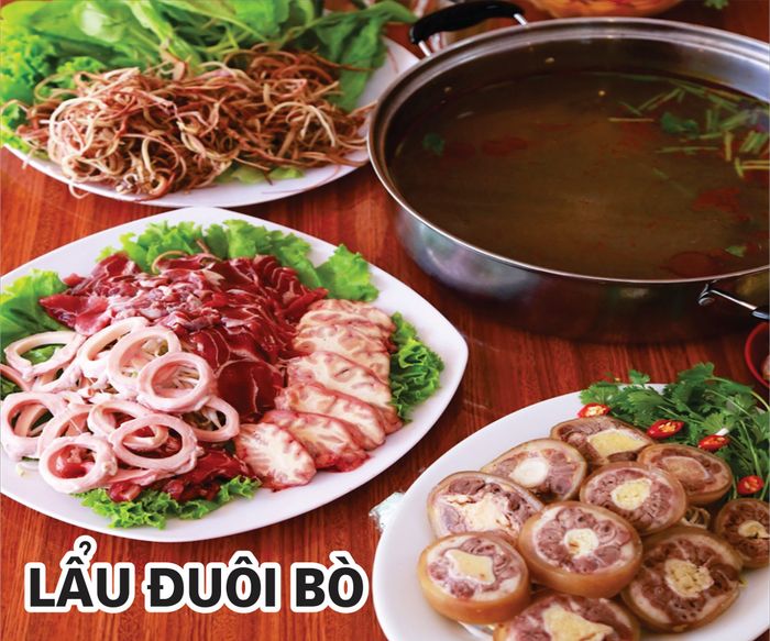 O,hiền Quán - Không gian ấm cúng với nồi lẩu đuôi bò bốc khói nghi ngút