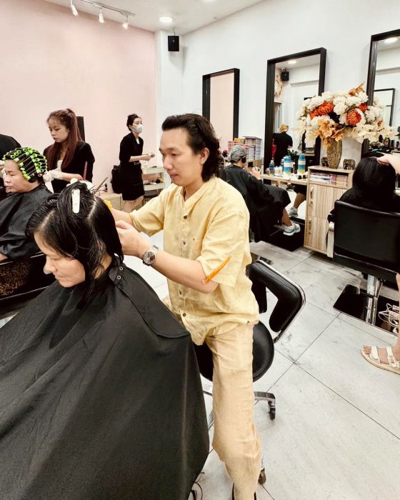 Không gian sang trọng tại Chika Hair Salon
