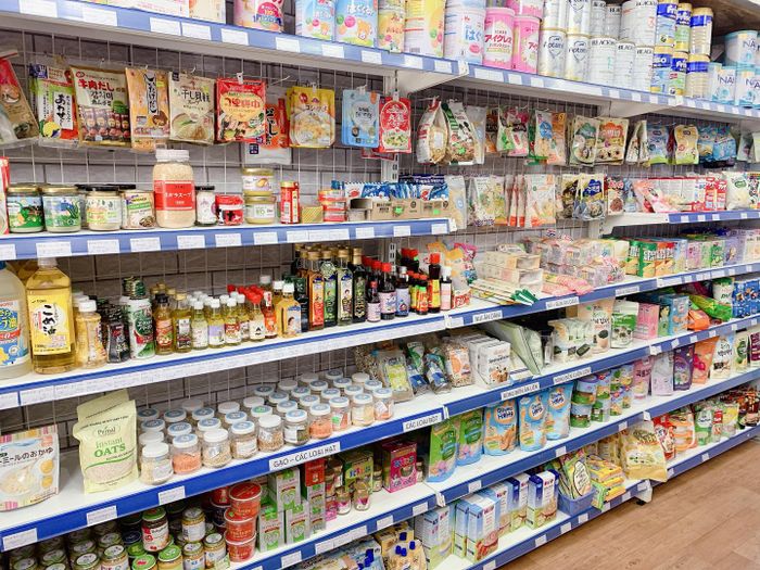 Hồ Lô Shop ảnh 2 - Không gian trưng bày đầy màu sắc với những bộ trang phục xinh xắn dành cho thiên thần nhỏ.