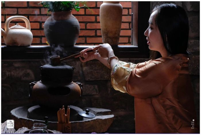 Góc thưởng trà thanh nhã với view sân vườn xanh mát
