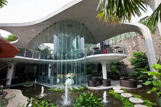 S Café là một trong những quán cà phê đẹp nhất tại quận Phú Nhuận, TP. Hồ Chí Minh, nằm trong Top 10 quán cà phê nổi bật.